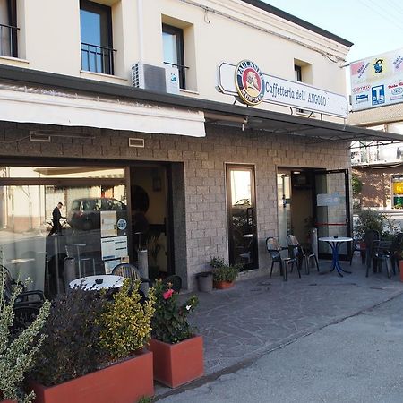 Hotel Caffetteria Dell'Angolo Borghetto Secondo Zewnętrze zdjęcie