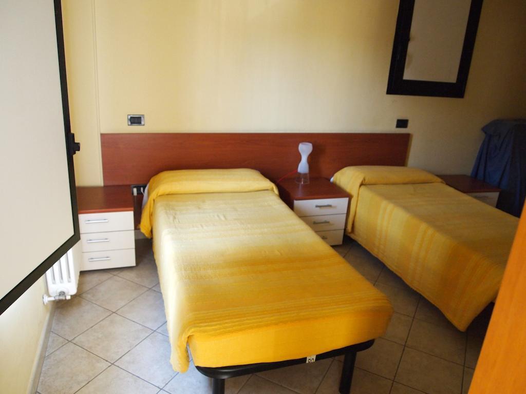 Hotel Caffetteria Dell'Angolo Borghetto Secondo Zewnętrze zdjęcie