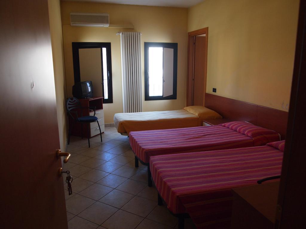 Hotel Caffetteria Dell'Angolo Borghetto Secondo Pokój zdjęcie
